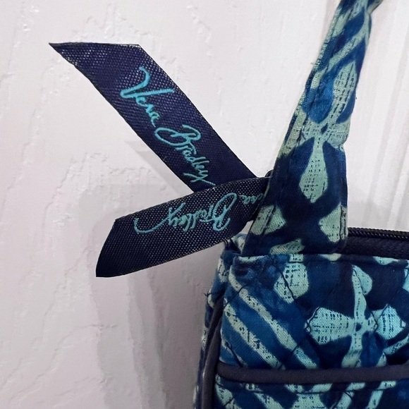 Vera Bradley Crossbody Bag Women's
Medium Blue Moroccan Cuban Tile Pattern - Picture 7 of 9